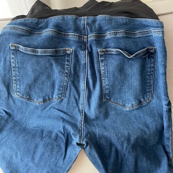 Like new Loft Maternity jeans - Picture 3 of 3